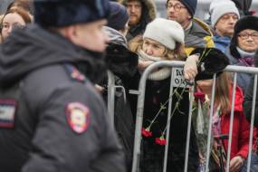 Κηδεία Ναβάλνι: Πλήθος κόσμου στο σημείο – Ισχυρές αστυνομικές δυνάμεις