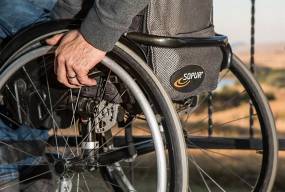 Έκοψαν ποσοστό αναπηρίας και επίδομα σε άτομο με ακρωτηριασμένο πόδι