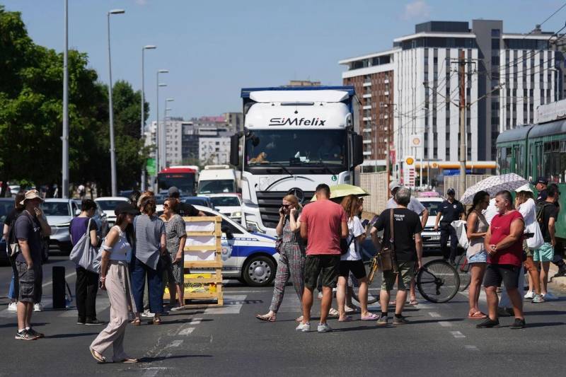 “Βράζει” η Σερβία: Αποκλεισμοί δρόμων μετά τις συλλήψεις φοιτητών