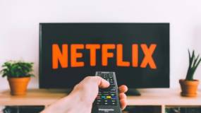 Netflix: Αύξησε ξαφνικά τις τιμές στην Ελλάδα - Ο νέος τιμοκατάλογος